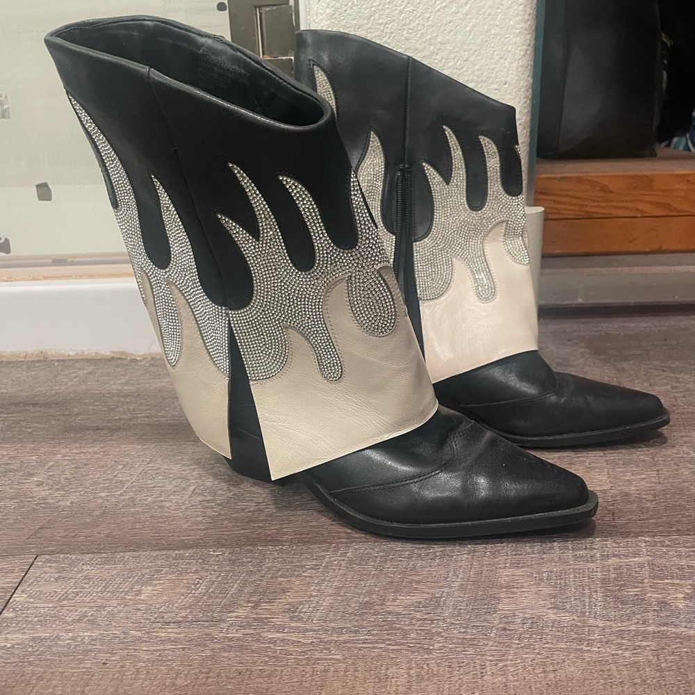 Gianni Bini Black and White Cowboy Heeled Boots with Flame Design